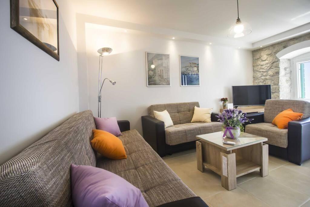 Holiday Home Aria พอดโกรา ภายนอก รูปภาพ