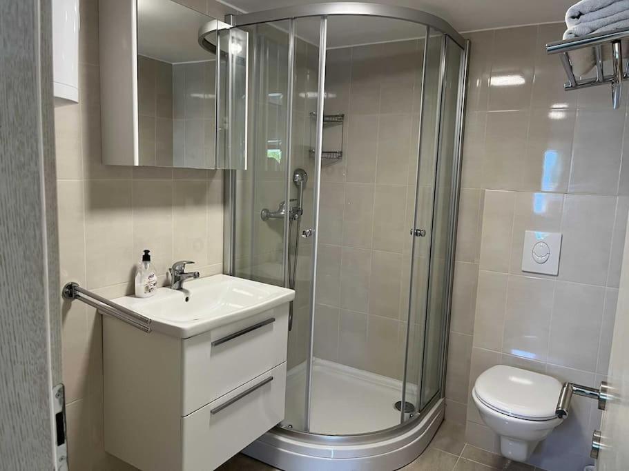 Holiday Home Aria พอดโกรา ภายนอก รูปภาพ