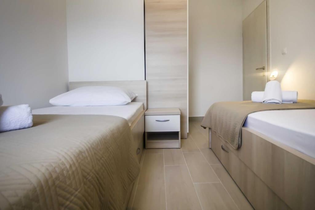 Holiday Home Aria พอดโกรา ภายนอก รูปภาพ