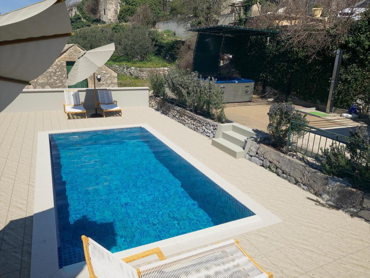 Holiday Home Aria พอดโกรา ภายนอก รูปภาพ